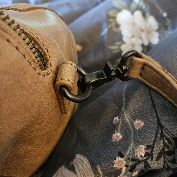 FRYE Mini Tan Barrel Bag - Picture 6 of 7